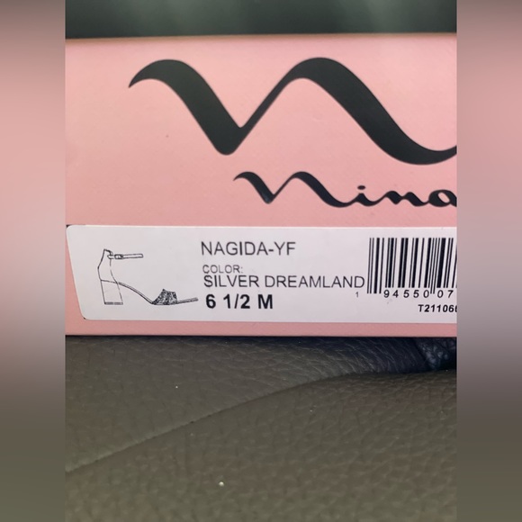 Nina size 6.5 Silver Heels - Picture 2 of 4